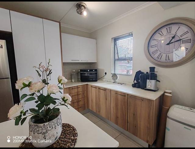 2 BEDROOM APARTMENT FOR SALE IN MODDERFONTEIN